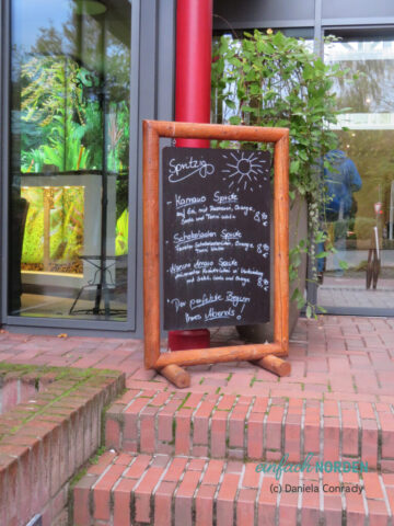Tafel am Eingang des Schokoladenhotels