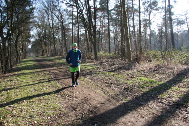 Manfred Boldt auf seiner täglichen Trainingsrunde durch den Wald